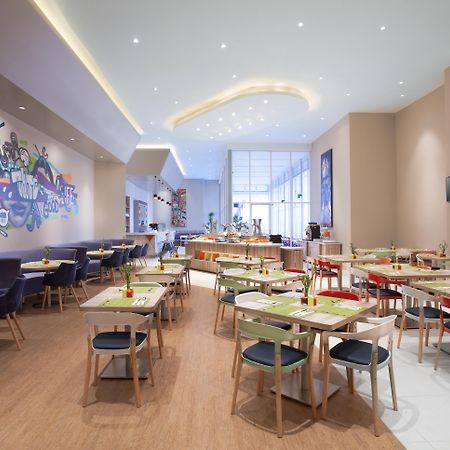 Ibis Styles Jakarta Mangga Dua Square Esterno foto