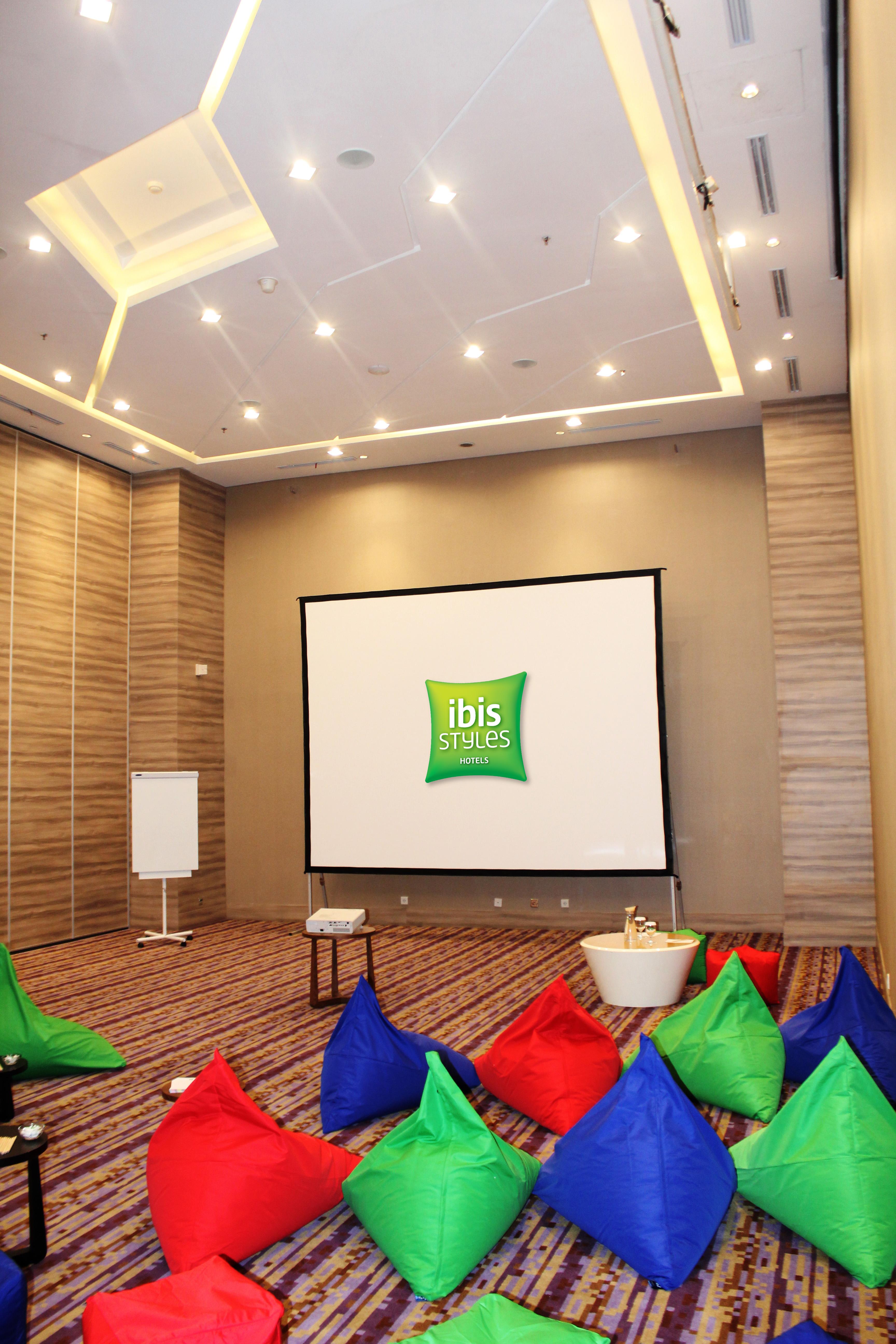 Ibis Styles Jakarta Mangga Dua Square Esterno foto