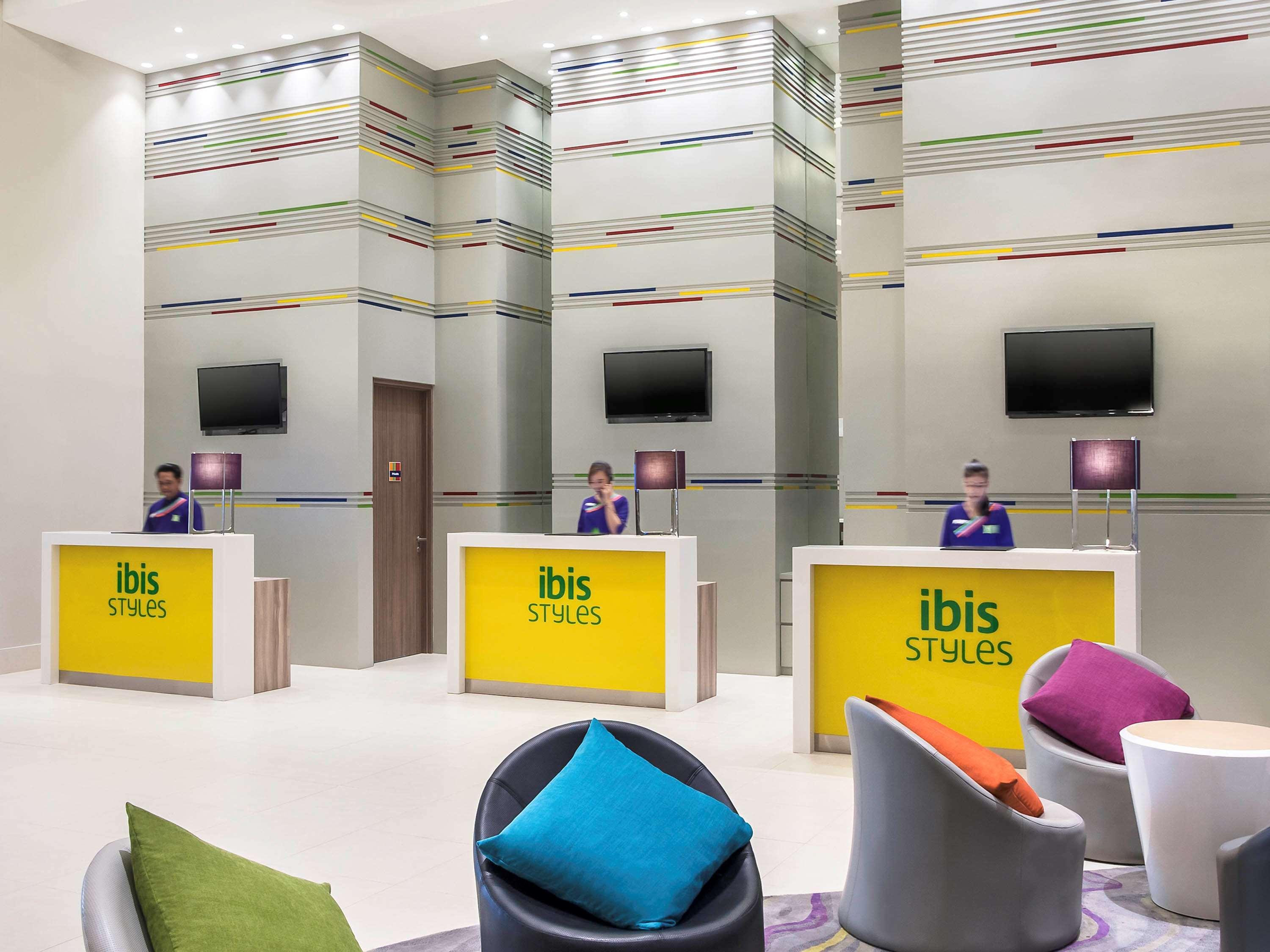 Ibis Styles Jakarta Mangga Dua Square Esterno foto