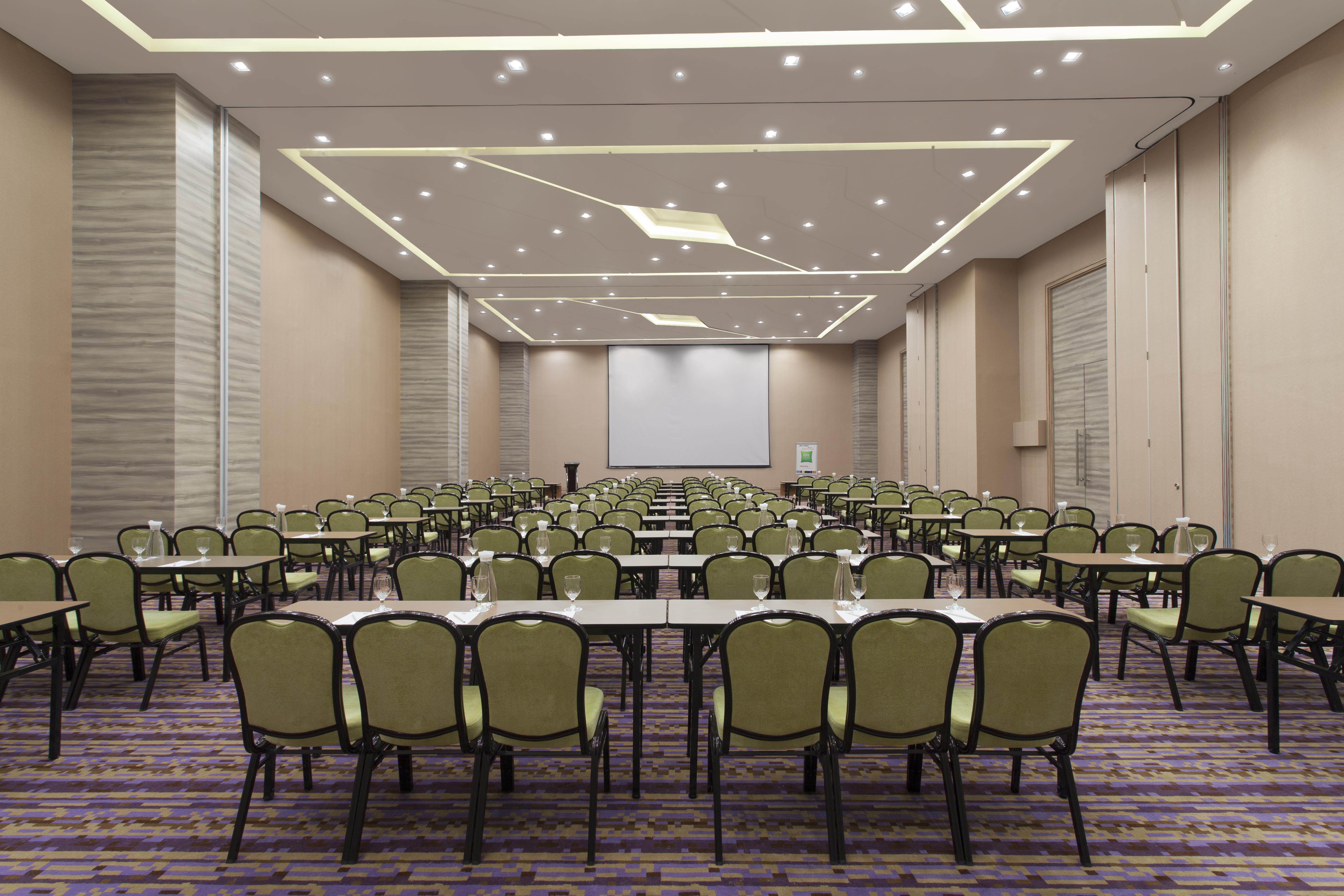 Ibis Styles Jakarta Mangga Dua Square Esterno foto