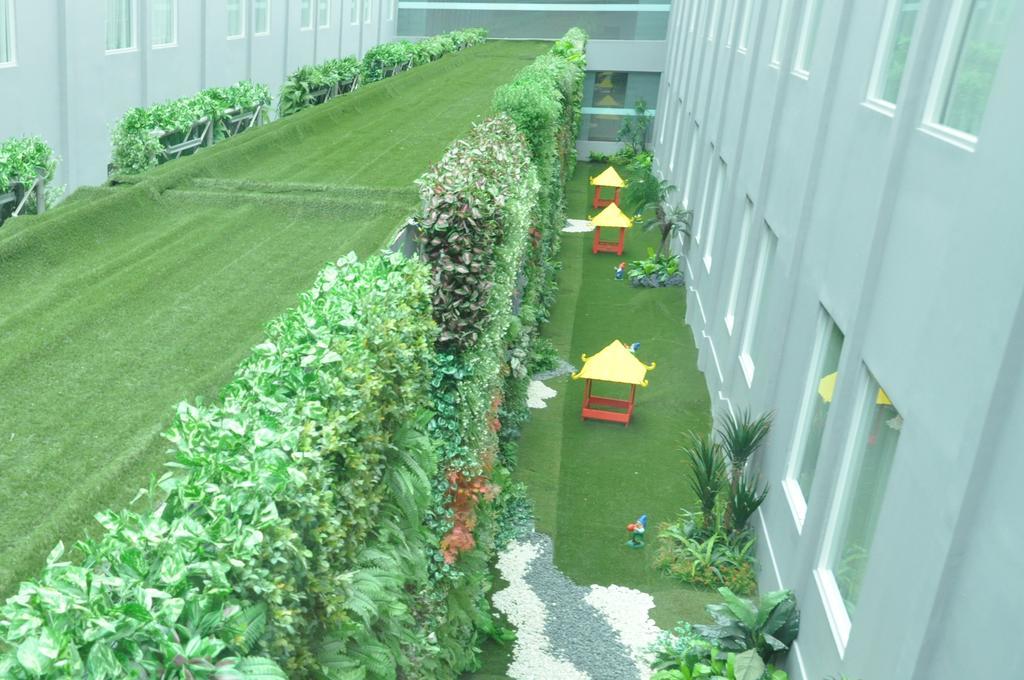 Ibis Styles Jakarta Mangga Dua Square Esterno foto