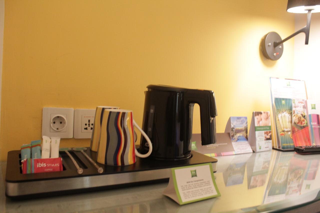 Ibis Styles Jakarta Mangga Dua Square Esterno foto