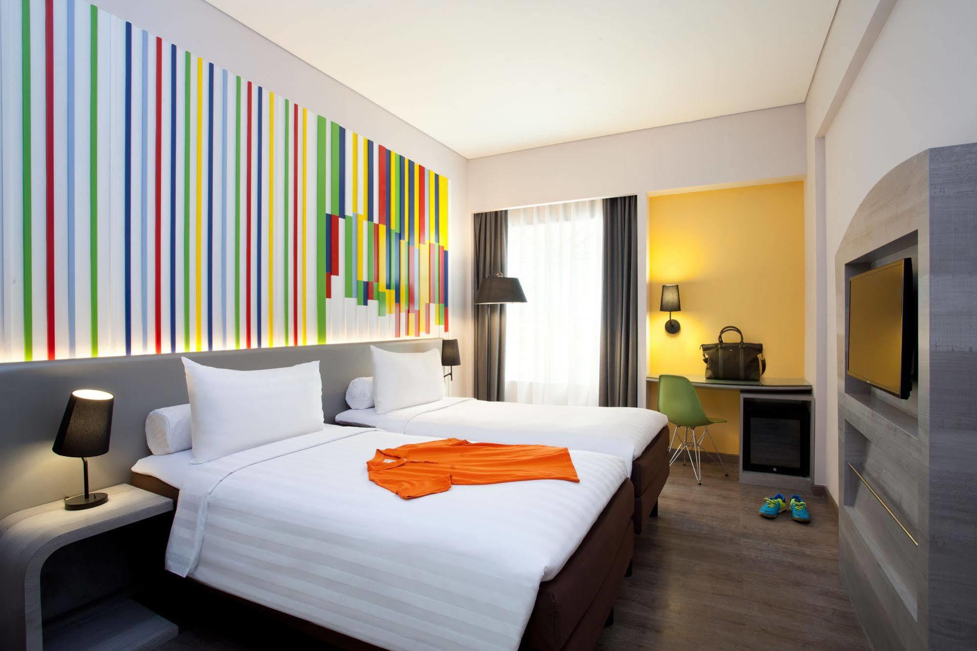 Ibis Styles Jakarta Mangga Dua Square Esterno foto