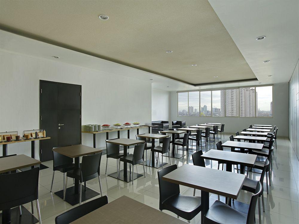Ibis Styles Jakarta Mangga Dua Square Esterno foto